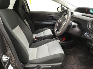 2013 Toyota Aqua - Thumbnail