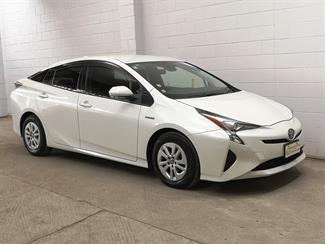 2017 Toyota Prius - Thumbnail