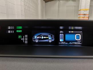 2017 Toyota Prius - Thumbnail