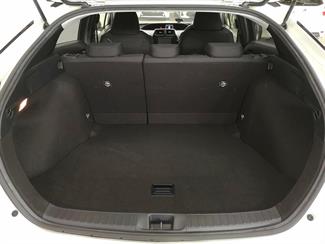 2017 Toyota Prius - Thumbnail