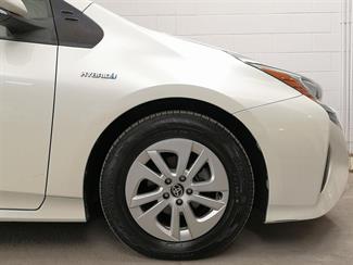 2017 Toyota Prius - Thumbnail