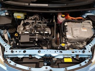 2013 Toyota Aqua - Thumbnail