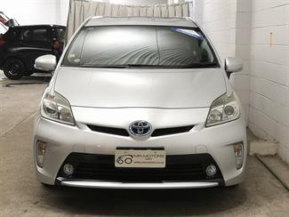 2012 Toyota Prius - Thumbnail