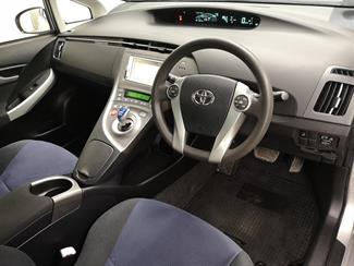 2012 Toyota Prius - Thumbnail