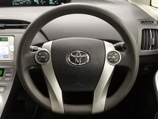 2012 Toyota Prius - Thumbnail