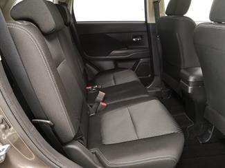 2016 Mitsubishi Outlander - Thumbnail