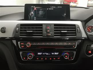 2017 BMW 330e - Thumbnail