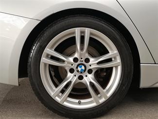 2017 BMW 330e - Thumbnail