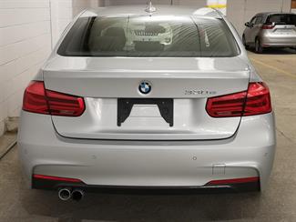 2017 BMW 330e - Thumbnail