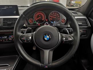 2017 BMW 330e - Thumbnail