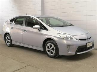 2012 Toyota Prius - Thumbnail