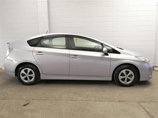2012 Toyota Prius - Thumbnail