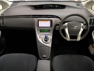 2012 Toyota Prius - Thumbnail