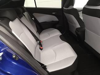 2016 Toyota Prius - Thumbnail