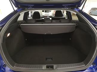 2016 Toyota Prius - Thumbnail
