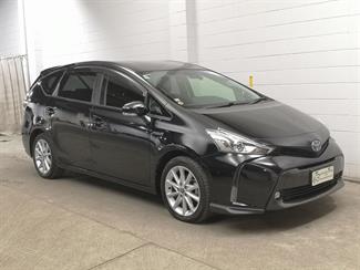 2017 Toyota Prius - Thumbnail
