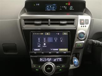 2017 Toyota Prius - Thumbnail