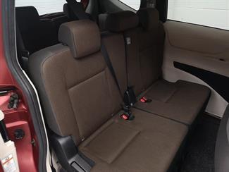 2016 Toyota Sienta - Thumbnail