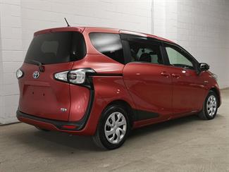 2016 Toyota Sienta - Thumbnail