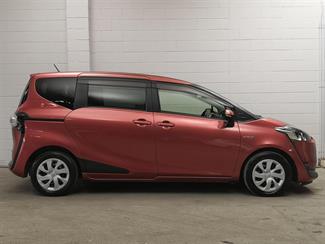 2016 Toyota Sienta - Thumbnail