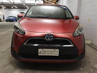 2016 Toyota Sienta - Thumbnail