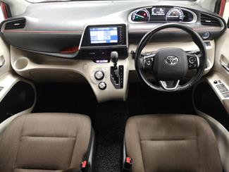 2016 Toyota Sienta - Thumbnail