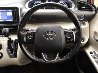 2016 Toyota Sienta - Thumbnail