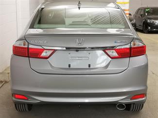 2015 Honda Grace - Thumbnail