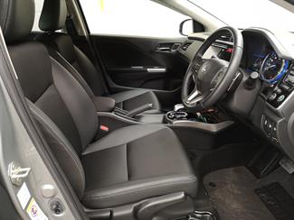 2015 Honda Grace - Thumbnail