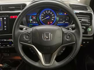 2015 Honda Grace - Thumbnail
