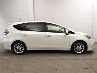 2012 Toyota Prius - Thumbnail