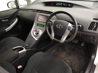 2013 Toyota Prius - Thumbnail