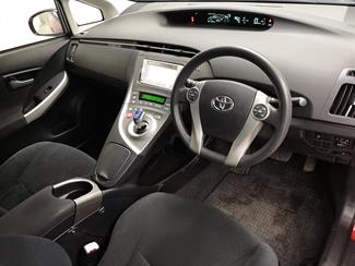 2013 Toyota Prius - Thumbnail
