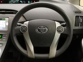 2013 Toyota Prius - Thumbnail