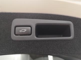 2015 Toyota Harrier - Thumbnail