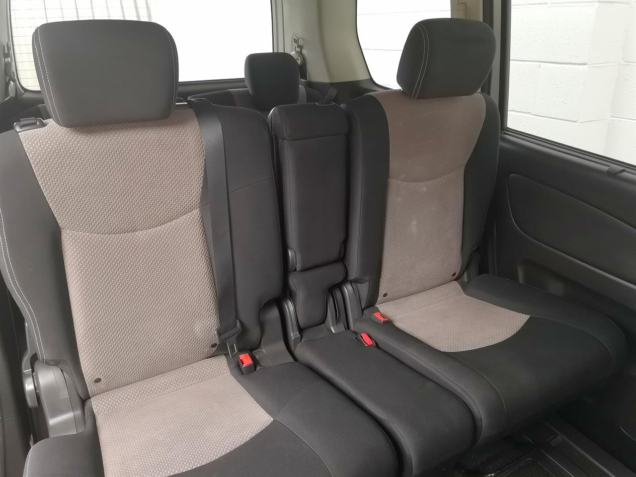 2013 Nissan Serena