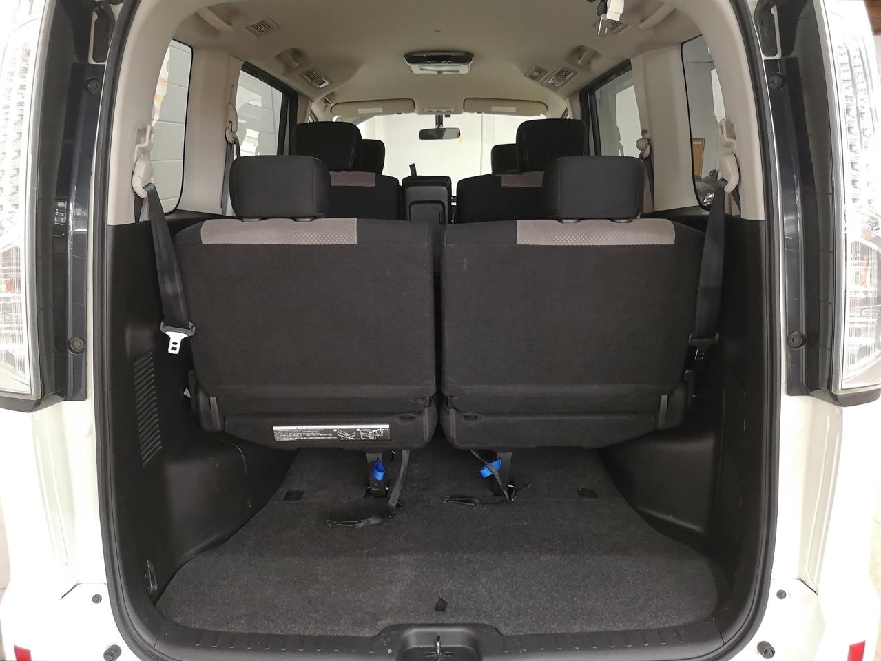 2013 Nissan Serena
