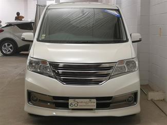 2013 Nissan Serena - Thumbnail
