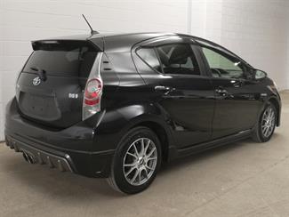 2013 Toyota Aqua - Thumbnail