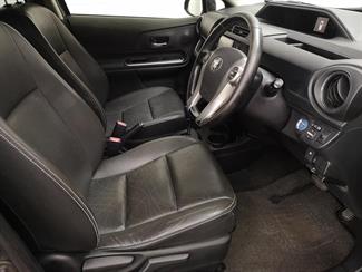 2013 Toyota Aqua - Thumbnail