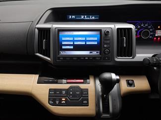 2012 Honda Stepwagon - Thumbnail