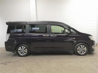 2012 Honda Stepwagon - Thumbnail