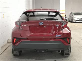 2017 Toyota C-HR - Thumbnail