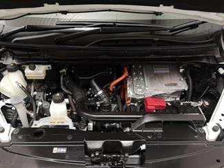 2021 Nissan Serena - Thumbnail