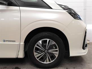 2021 Nissan Serena - Thumbnail