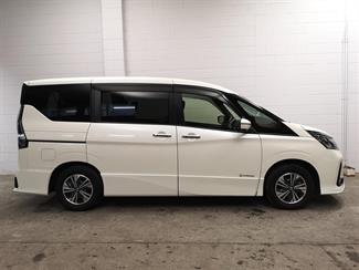 2021 Nissan Serena - Thumbnail