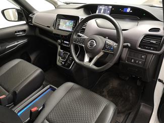 2021 Nissan Serena - Thumbnail