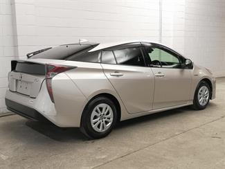 2017 Toyota Prius - Thumbnail