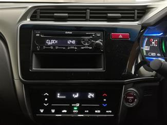 2015 Honda Grace - Thumbnail