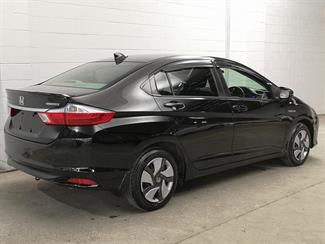 2015 Honda Grace - Thumbnail